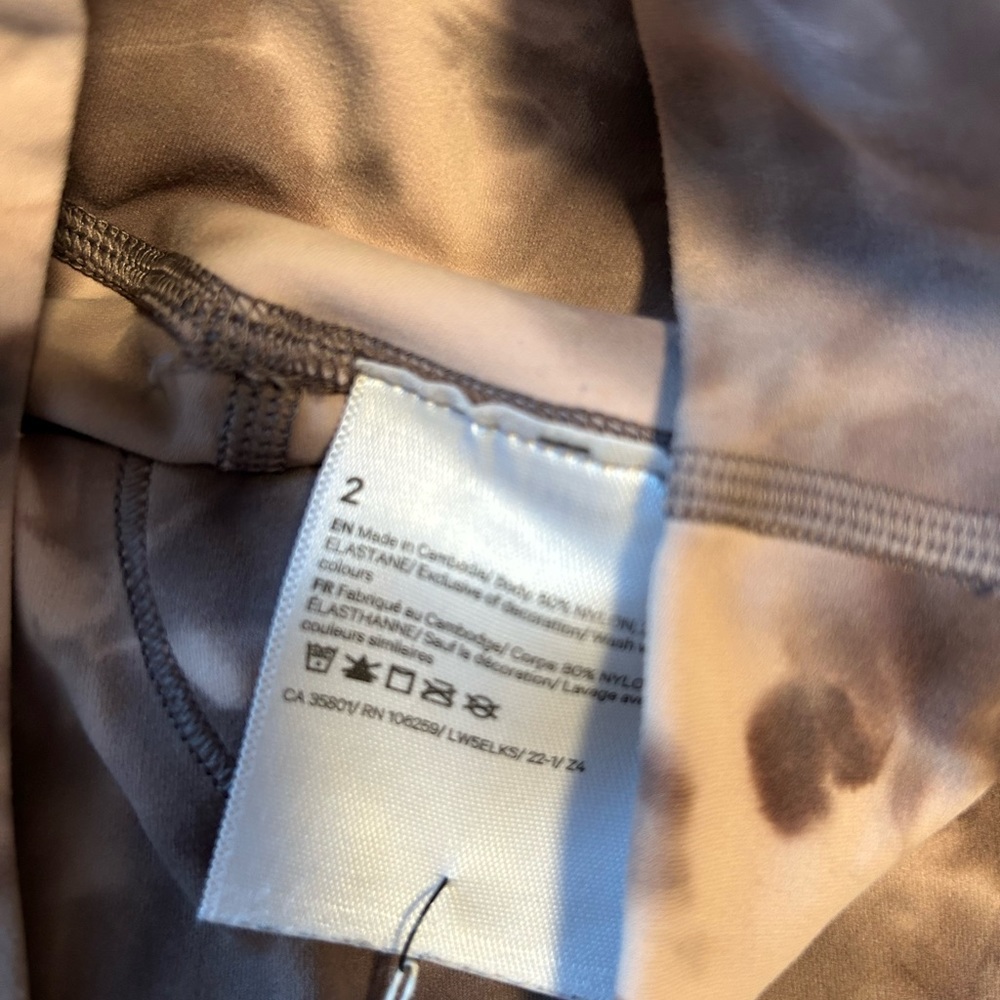 Lululemon bundle - Picture 7 of 7